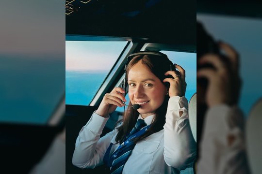 Pilote tapusi skrydžių palydovė Deimantė: „Karjera aviacijoje reiškia ne tik darbą lėktuvo kabinoje“