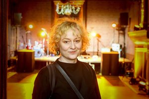 „Sirenų“ meno vadovė Kristė Savė: „Teatras gina nuo to, ką realybė kasdien bruka per ekranus“