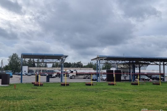 Prie degalinės – „Stop“ juosta: sako, kad veiklos nebetęs, ją žada pirkti „Viada LT“