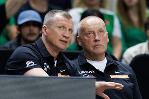 Asistentą T. Pačėsą užstojęs R. Kurtinaitis turi žinią rinktinės kritikams: vištidės tradicijomis nesinaudos