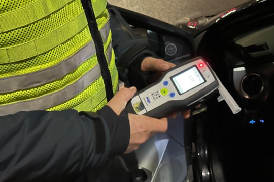 Radviliškio rajone sulaikytas neblaivus karys, prie Kauno – policijos pareigūnas