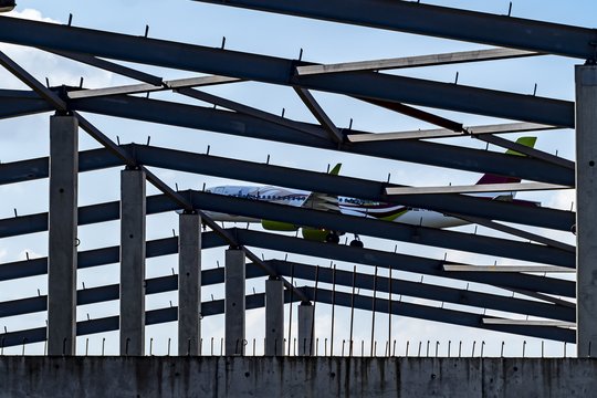 Masinė kibernetinė ataka Europoje sutrikdė didžiųjų oro uostų darbą