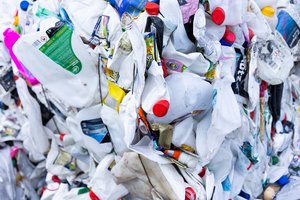 Atliekų tvarkytojams – 16,8 mln. eurų plastiko perdirbimo įrangai įsigyti