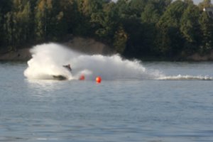 Tragiška nelaimė Ukmergės rajone: susidūrus dviem vandens motociklams žuvo vyras