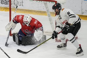 Baltijos ledo ritulio čempionate Estijoje „Energija“ iškovojo pirmąją sezono pergalę, „Hockey Punks“ neturėjo šansų Latvijoje