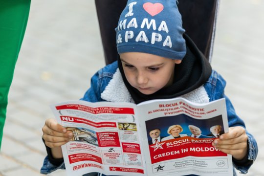 Rinksis tarp Briuselio ir Maskvos: virš rinkimų Moldovoje – tamsus Kremliaus šešėlis