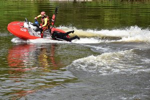 Savaitgalį ugniagesiams netrūko darbų gaisruose ir vandenyje