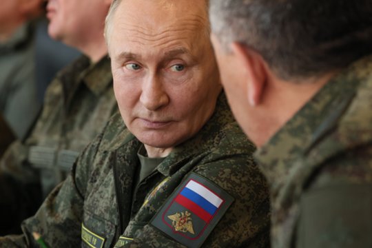 Rusija pasiūlė pratęsti branduolinių ginklų apribojimo sutartį su JAV