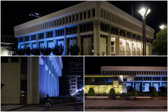 Seimo pastatas nušvito mėlynai: visame pasaulyje – ypatingos dienos minėjimas