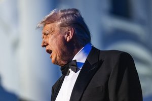 Po klausimo apie karą Ukrainoje – netikėtas D. Trumpo atsakymas