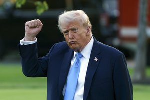 Iš Kolumbijos prezidento – raginimai pradėti baudžiamajį procesą D. Trumpui