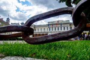 Peticiją prieš kandidatą į ministrus prezidentui perdavusi kultūros bendruomenė buriasi į protestą