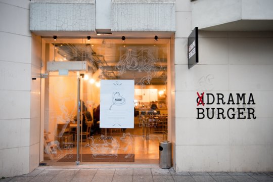 Bankroto byla jau iškelta: „Drama Burger“ restoranai atleidžia visus darbuotojus