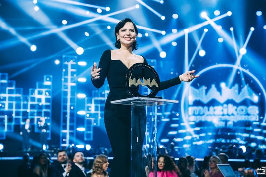 Skelbiamas svarbiausių šalies muzikos apdovanojimų ceremonijos M.A.M.A. startas: įspūdinga ceremonija, intriguojančios dūzgės ir rekordinis Raudonasis kilimas