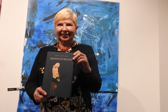 Poetė Jūratė Sučylaitė vienu metu „sėdi“ ant kelių kėdžių: „Nežinau, ko norėčiau, jei nebūčiau savimi“