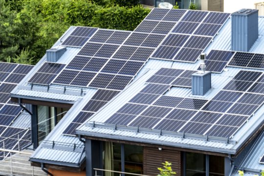 Ž. Vaičiūnas: savo pagaminta elektra gyventojai galėtų dalintis su artimaisiais