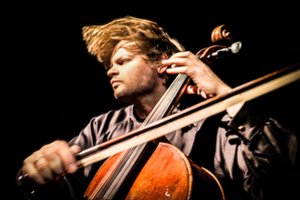 Ypatingame Lietuvos nacionalinio simfoninio orkestro koncerte – violončelės virtuozas Glebas Pyšniakas