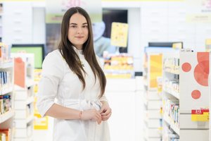 Vaistininkė Karolina: mano darbas – pašaukimas, gimęs iš vaikystės prisiminimų