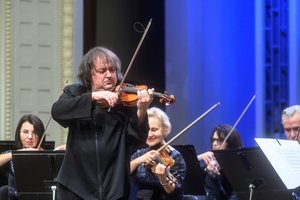 Lietuvos kamerinis orkestras 65-ąjį sezoną pradeda su Sergejumi Krylovu ir Giovanni Sollima