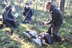 Su baltarusiškais rūkalais Lazdijų r. gyventojai pasieniečiams įkliuvo dukart per savaitę