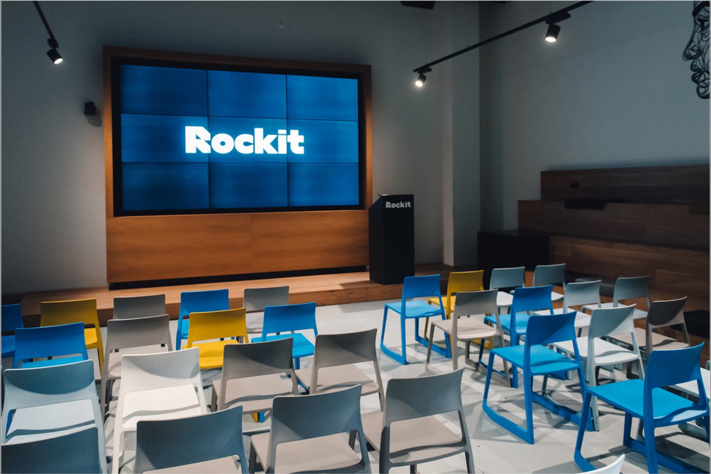 ROCKIT – vieta, kurioje susilieja profesionalumas ir kūrybinė laisvė.