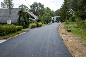 „Va taip, bėdžiai, nebus jums asfaltuojamos gatvės“: prie žinomų žmonių namų tiesiami keliai sukėlė įtarimų