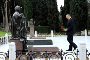 Asmenybės kultai nepaseno: net ir po mirties prezidentai dalyvauja diplomatijos žaidimuose