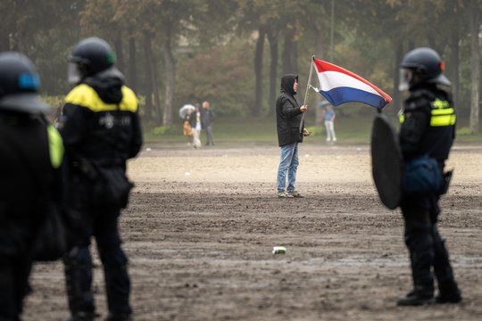 Nyderlandai ketina migrantus išsiųsti į Ugandą