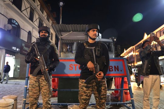 Indijoje per spūstį žuvo 31 žmogus