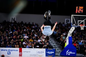 Raminanti žinia iš „Neptūno“ – susižeidęs akrobatas rimtai nenukentėjo