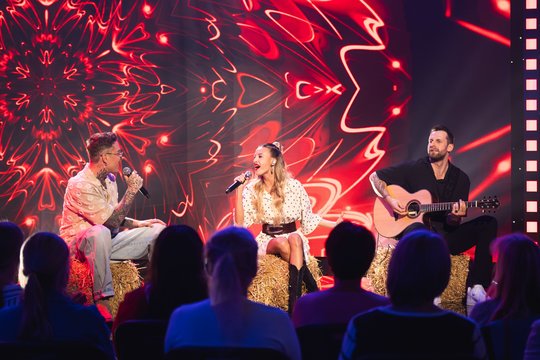 „Žvaigždžių duetuose“ – nerimas dėl iškritimo, projektą paliks pirmoji pora