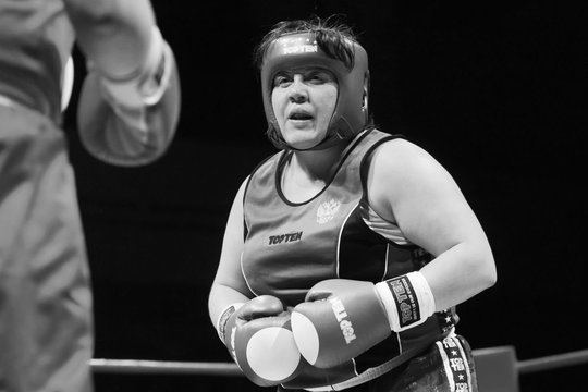 Miegodama staiga mirė tituluočiausia Rusijos boksininkė