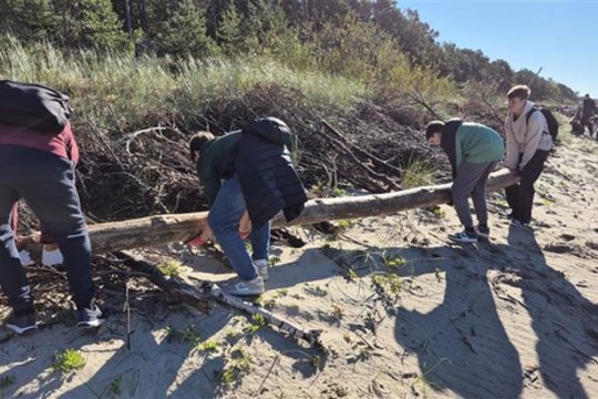 Audros, šimtatūkstantinės lankytojų minios ir klimato kaita – kaip išsaugoti Olando Kepurę?