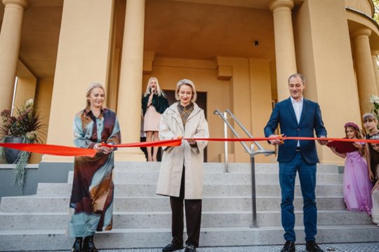 Vytauto parke atverta atnaujinta Kauno Miko Petrausko scenos menų mokykla