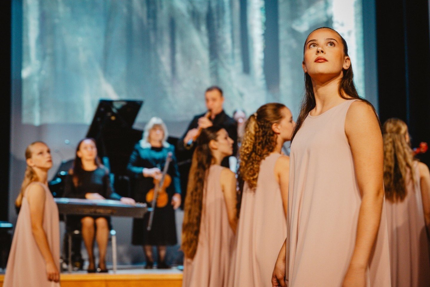 Praėjusią savaitę oficialiai atidarytos sutvarkytos Kauno Miko Petrausko scenos menų mokyklos patalpos.