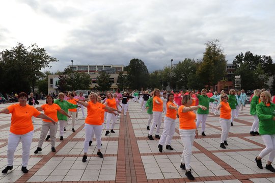 Rugsėjo 27–ąją Ignalinoje linksmai skambėjo festivalis „Šokanti Ignalina 2025“