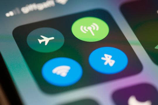 Skambutis mamai iš lėktuvo? Atsakė, kada galėsime skambinti skrydžio metu