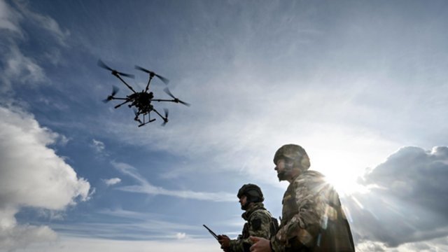 Ieškant atsakingų už dronų skrydžius – Švedijos premjero akys krypsta į vieną šalį