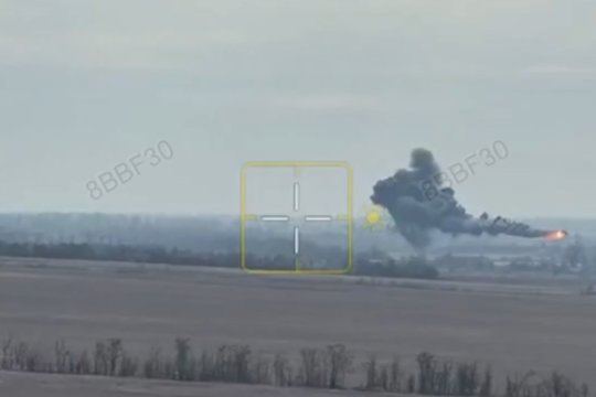 Pažangus Rusijos sraigtasparnis virto nuostoliu: užfiksavo taiklų ukrainiečių smūgį