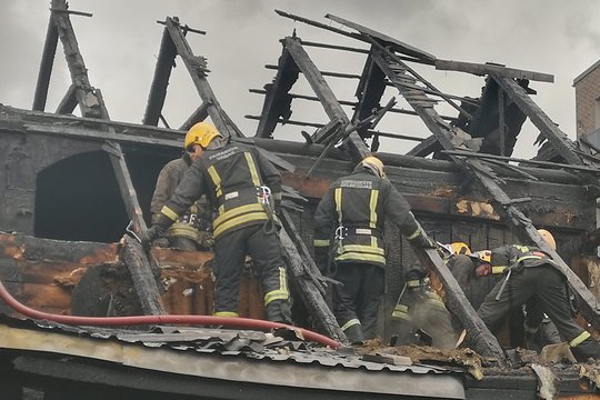 Savaitgalį gaisruose ugniagesiai išgelbėjo du žmones
