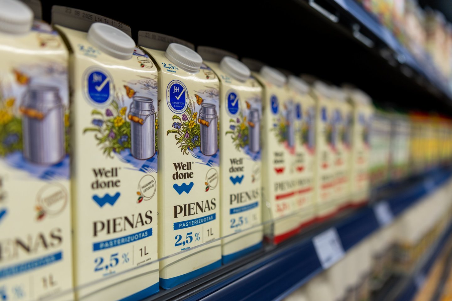 Pienas ir jo produktai – prekės, kasdien atsiduriančios dažno „Maximos“ pirkėjo pirkinių krepšeliuose.