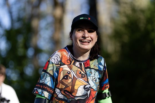 Atkaklioji lietuvė Ajana dar kartą pranoko pati save: žygiu su ramentais pasiekė pasaulio rekordą