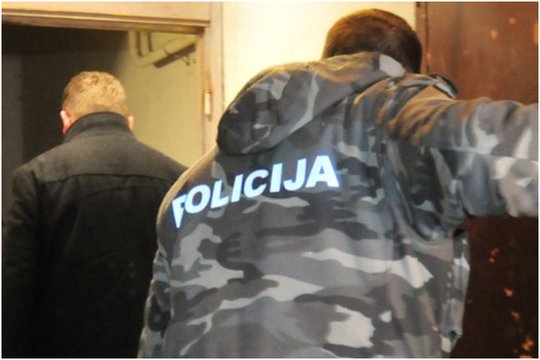 Šakių policininkai veikė tarsi filme: siekdami sublizgėti prieš vadovybę, fabrikavo įkalčius