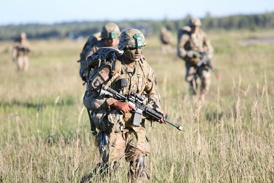 Pentagone – didelis skilimas: dėl naujos strategijos kilo nerimo banga