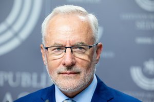 J. Razma ketina teismui skųsti iniciatyvą į KT teikti J. Sabatausko kandidatūrą: renka opozicijos parašus