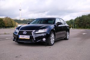 Naudoto „Lexus GS 300h“ (2012-2018 m.) testas: komfortiška ir patikima alternatyva vokiškiems sedanams