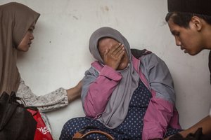 Siaubinga tragedija Indonezijoje: sugriuvus mokyklai tebėra dingę dešimtys žmonių