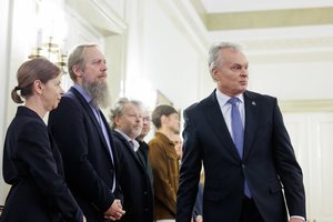 Iš pradžių ministrą patvirtino, o dabar ragina „neleisti sau susitaikyti“: ką kultūrininkams pasakė G. Nausėda?