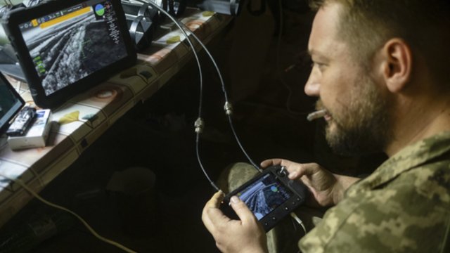 Dėl „dronų sienos“ – kirtis iš Rusijos: esą būtų geriau siekti dialogo