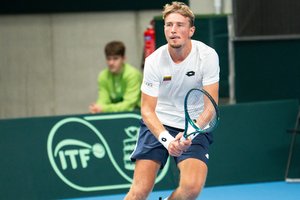 Lengvas E. Butvilo startas prieš lyderį